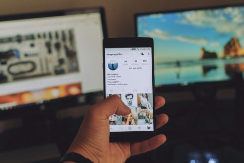 Featured blog post image - How to smash social media as a small business | UnicornThesaurus